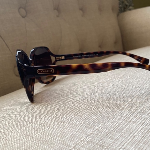 Coach Sunglasses - Picture 4 of 5